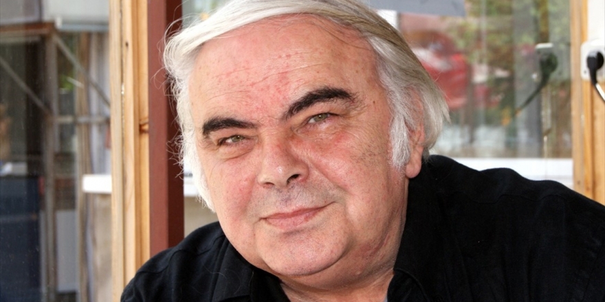 Sanatçı Enis Fosforoğlu Yaşamını Yitirdi