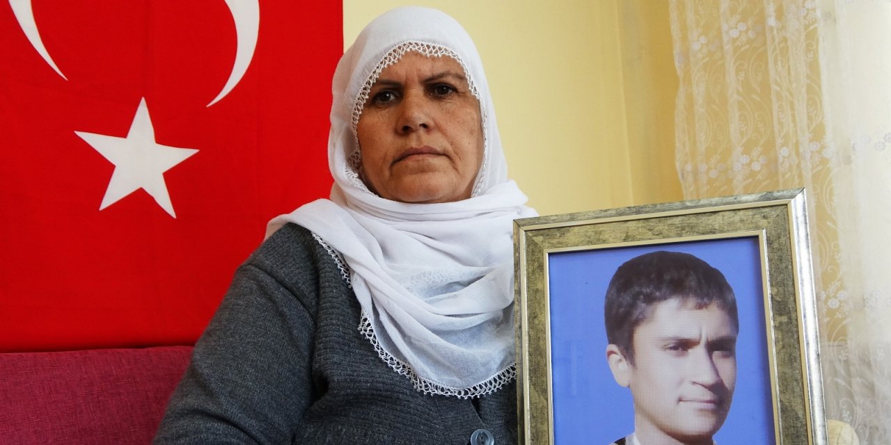 Muş’ta evlat nöbetini sürdüren anne, oğluna kavuşacağı günü bekliyor