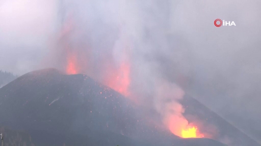 İspanya’da Yanardağdan Çıkan Lavlar 434 Hektarlık Alana Yayıldı