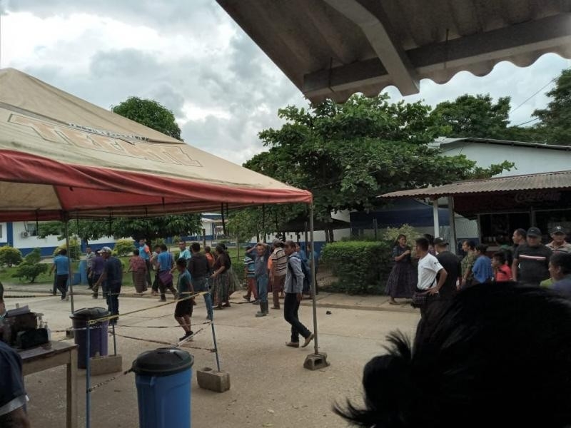 Guatemala’da aşı karşıtları sağlık ekiplerine saldırdı, yaklaşık 50 doz aşıyı yok etti