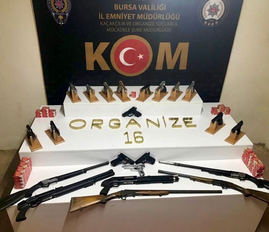 Bursa’da silah tacirlerine şafak operasyonu: 32 gözaltı