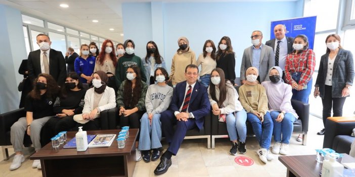 İmamoğlu ile Siyaset Bilimi öğrencisinin diyalogu  güldürdü:  Şu siyaseti de bilim yaptınız ya helal olsun