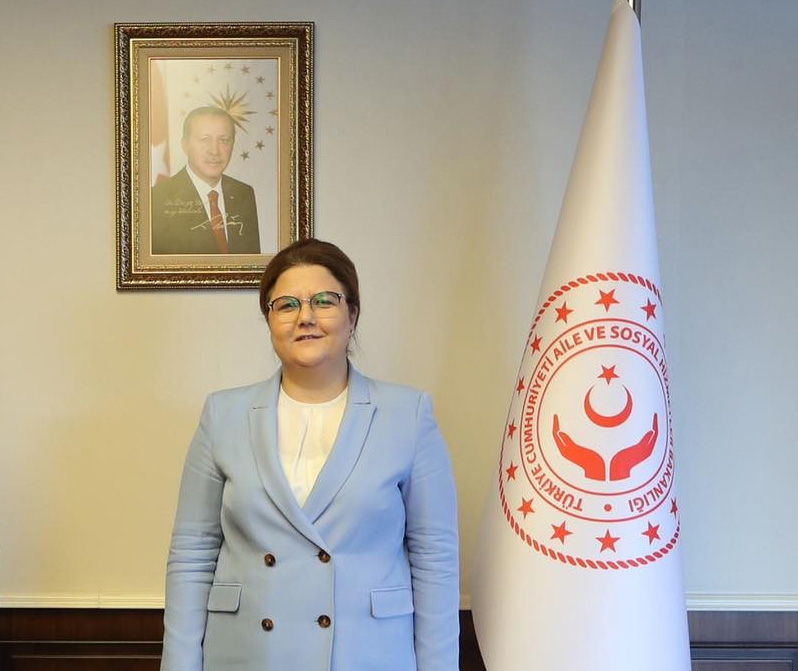 “Eğitim İhtiyacı İçin Sosyal Yardımlaşma Ve Dayanışma Vakıflarımıza 186 Milyon TL Kaynak Aktarıyoruz”