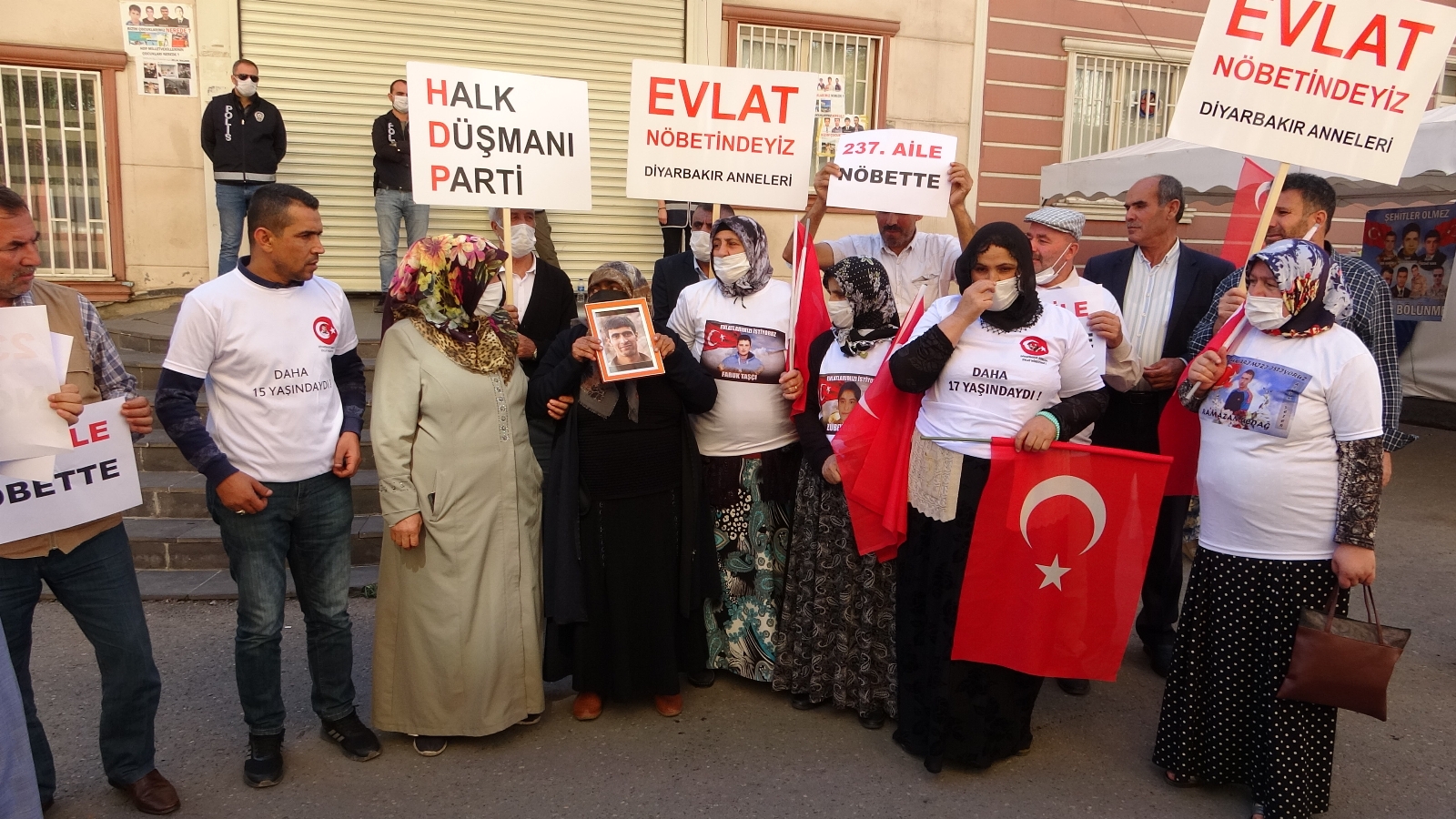 Evlat Nöbetindeki Ailelerin Sesine Ses Katılmaya Devam Ediyor: 237’nci Aile Eyleme Katıldı