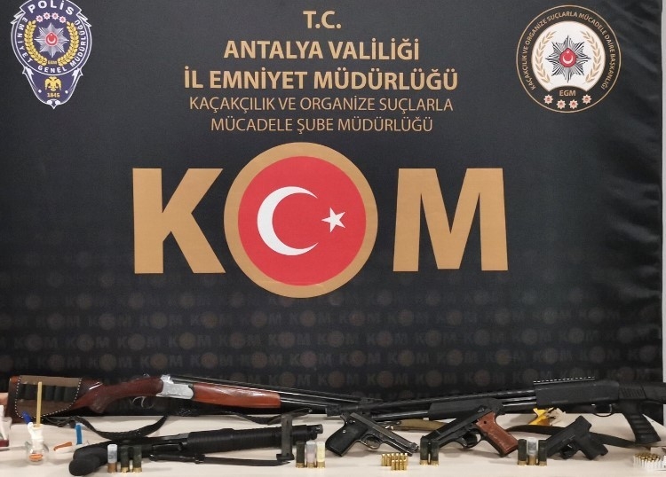 Antalya’da “Sahil Rüzgarı-2” operasyonu: 14 gözaltı