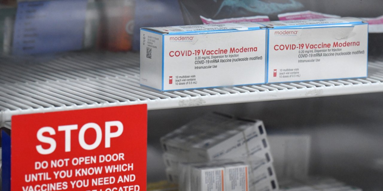 İsveç ve Danimarka, Moderna aşısının kullanımını askıya aldı