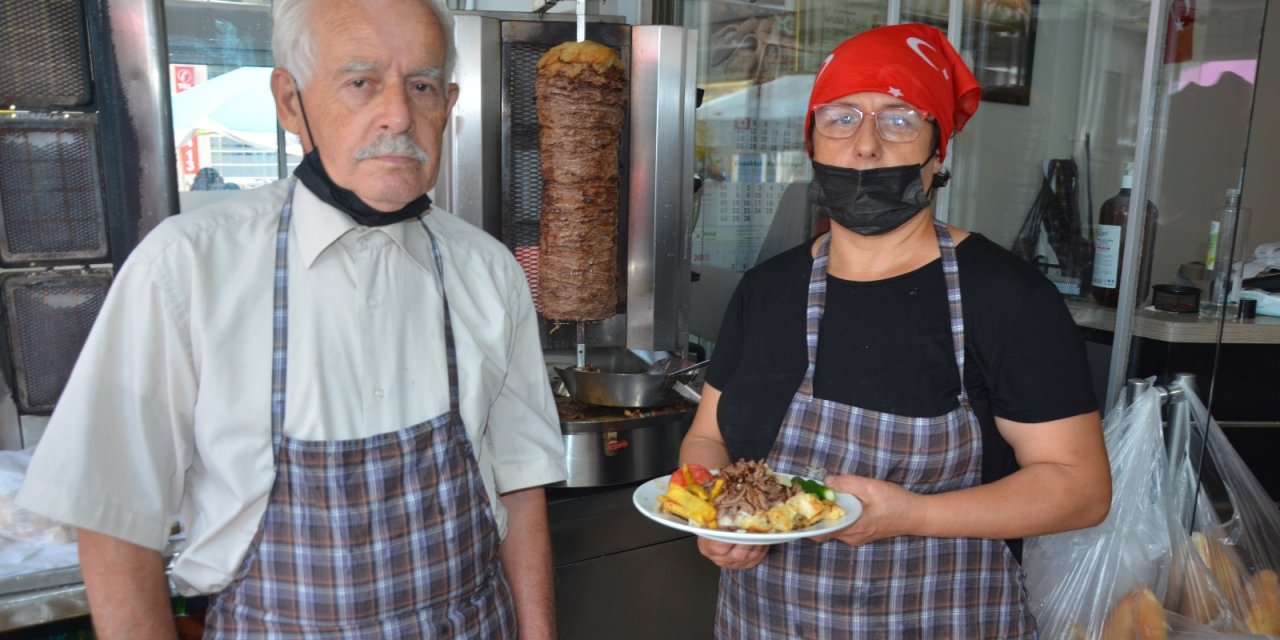 Babasından öğrendiği mesleği 38 yıldır devam ettiriyor