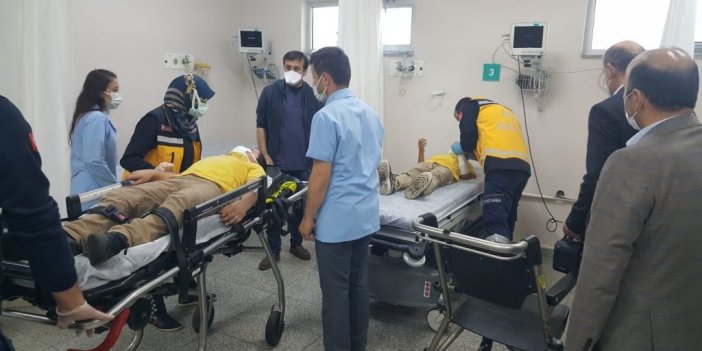 Öğrenci Servisi Kamyonetle Çarpıştı: 11 Öğrenci Yaralı