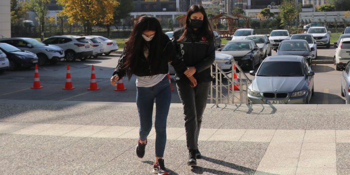Otobüsteki kadın yolcudan yüklü miktarda uyuşturucu hap çıktı