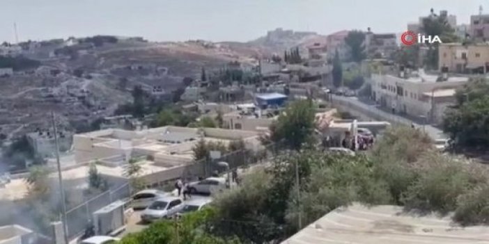 İsrail güçlerinden Mescid-i Aksa’nın güneyinde bir okula ses bombası ve göz yaşartıcı gazla saldırı