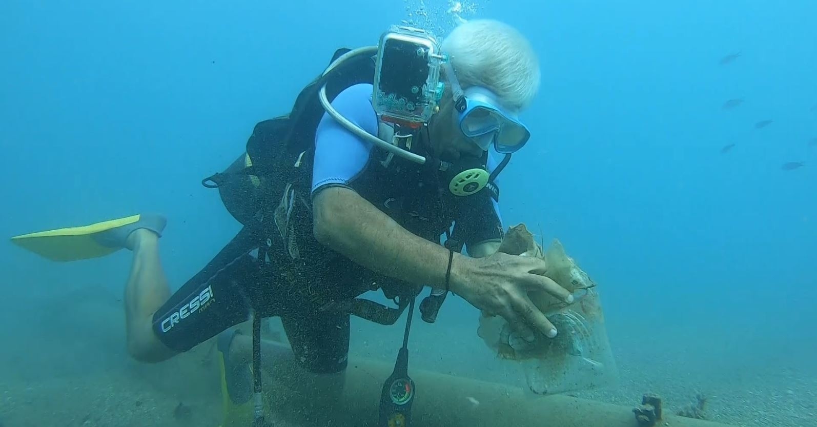 Dünyaca Ünlü Konyaaltı Sahili’nde Deniz Dibinden 10 Dakikada Çıkan Çöpler Şaşırttı