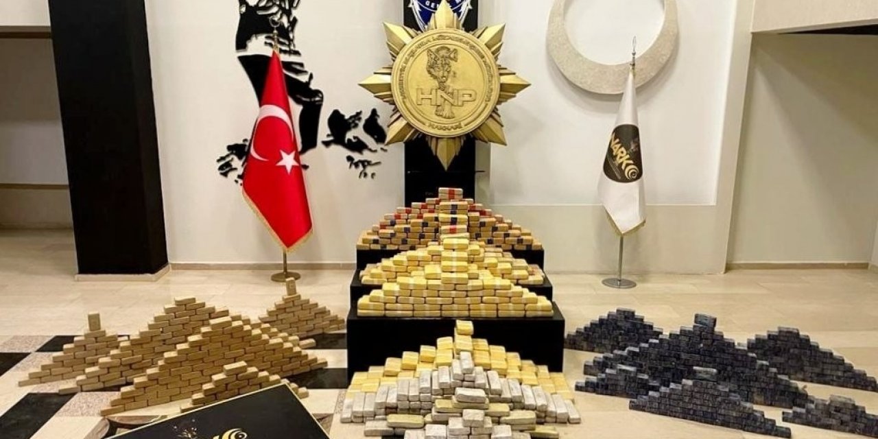 Bakan Soylu duyurdu: Hakkari ve Van’da 400 kilogramı aşkın eroin ele geçirildi