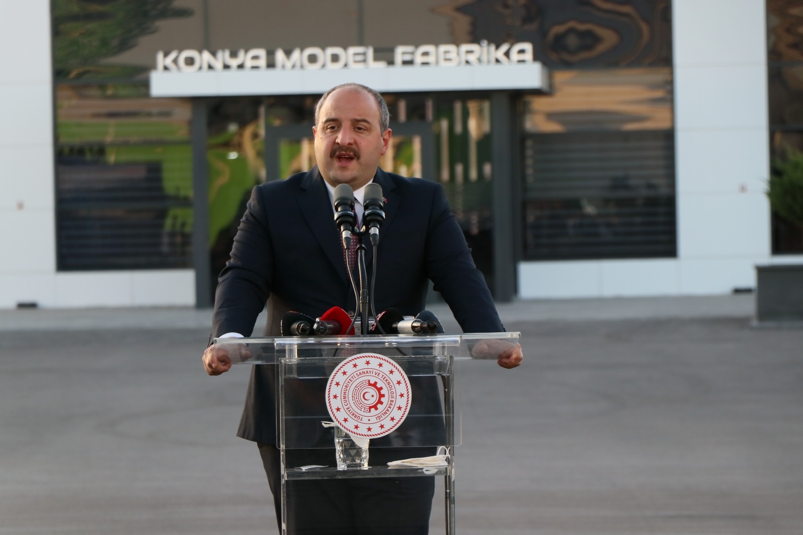 Bakan Varank: “Pandemiye rağmen yatırımlarımız hız kesmeden devam ediyor"