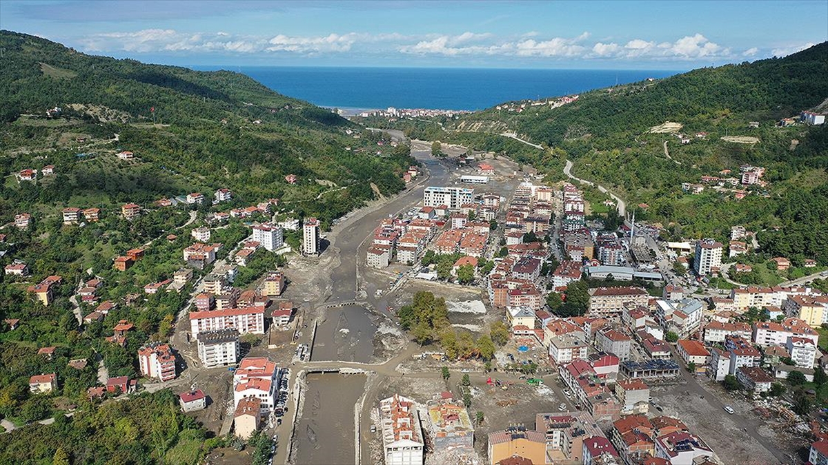 Sel Felaketinin Vurduğu Bozkurt Hızla Ayağa Kaldırılıyor