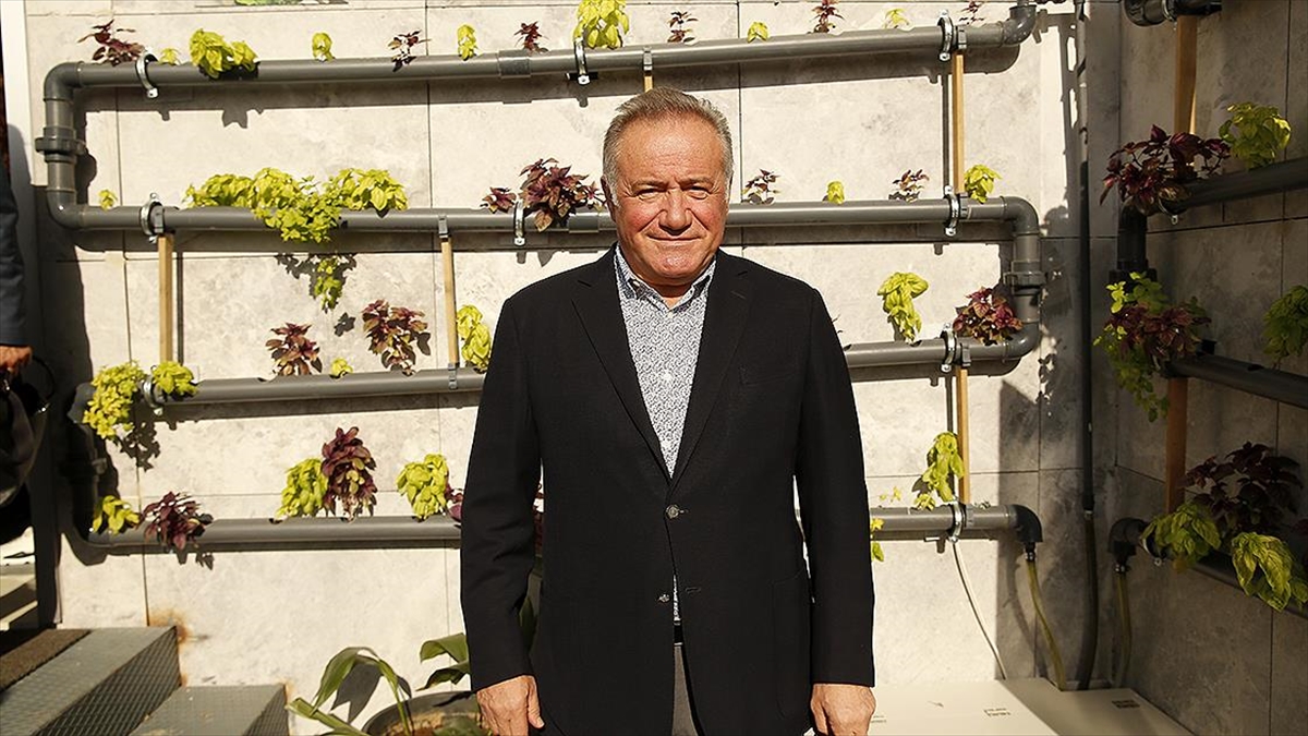 Bahçeşehir Üniversitesi Öğrencilerinden Kampüste Topraksız Tarım