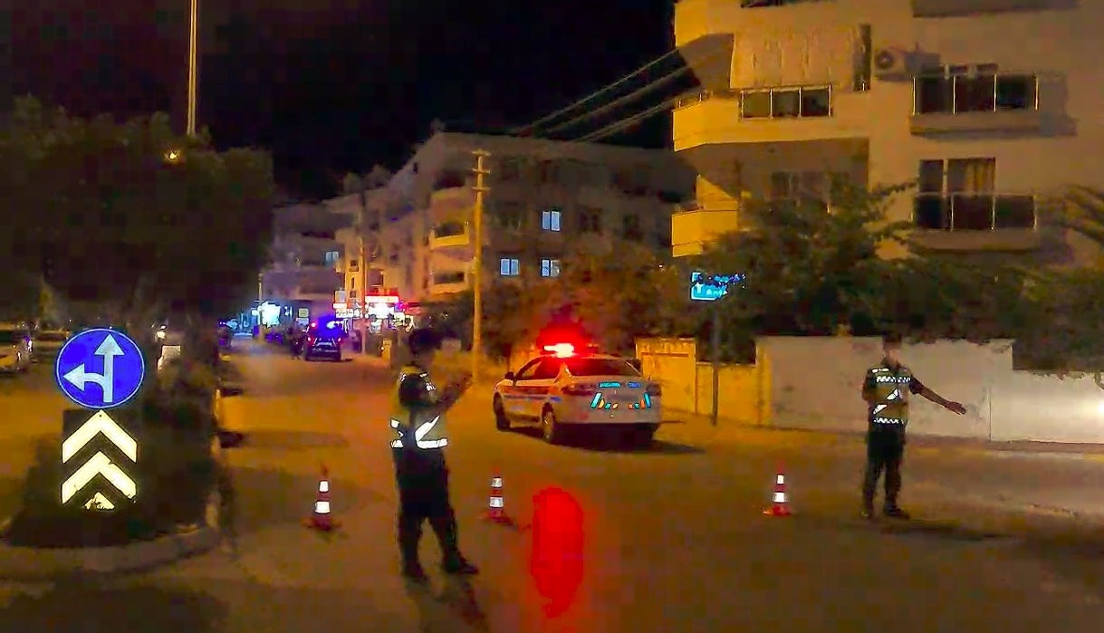 Öfkeli Koca Karısını Bıçakla Öldürüp Av Tüfeğiyle İntihara Kalkıştı