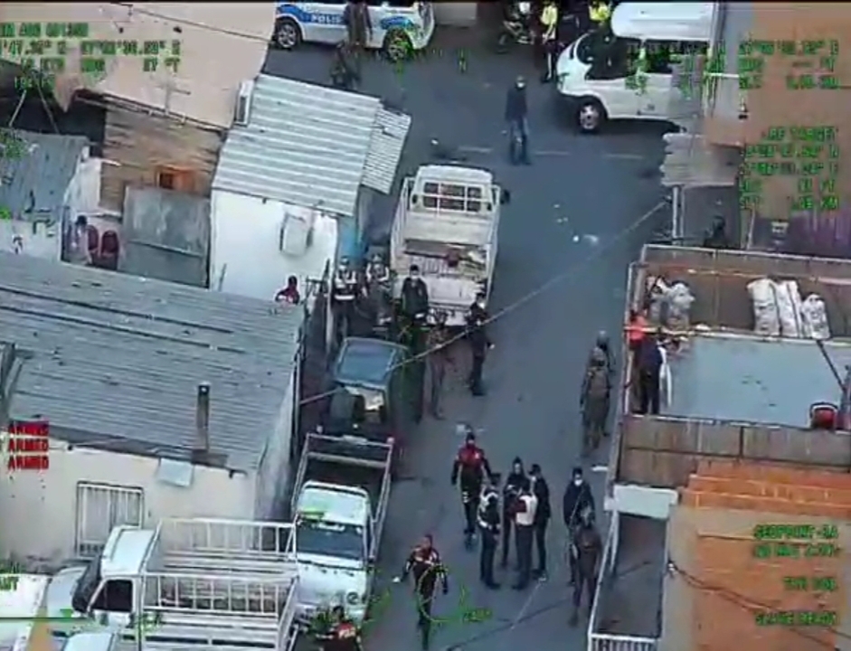 İzmir’de uyuşturucu satıcılarına nefes kesen operasyon: 36 gözaltı