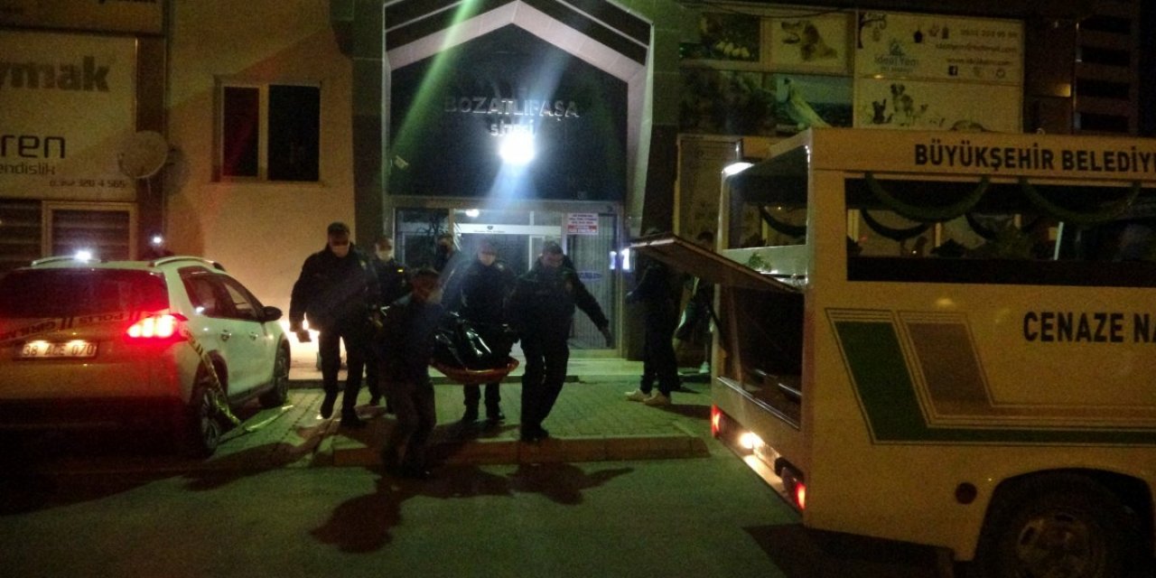 Kayseri'de 22 yaşındaki genç 14. kattan arabanın üstüne düştü