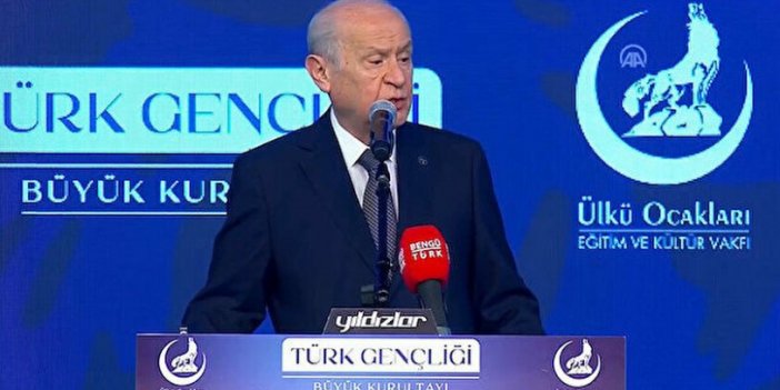 Bahçeli'den Yurt Sorunu İçin Parkta Yatan Öğrencilere Tepki