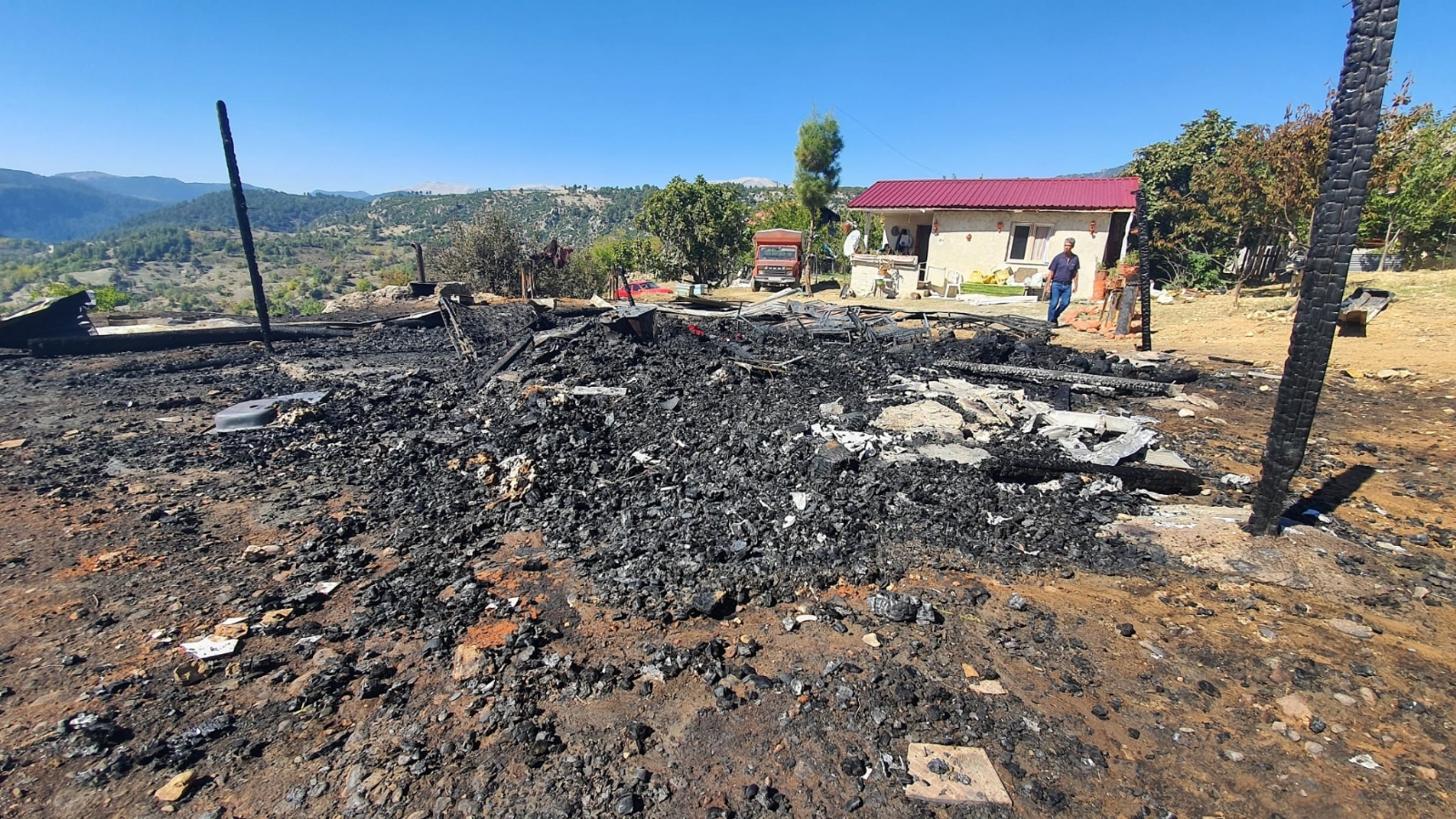 Yangın bir evi kül etti