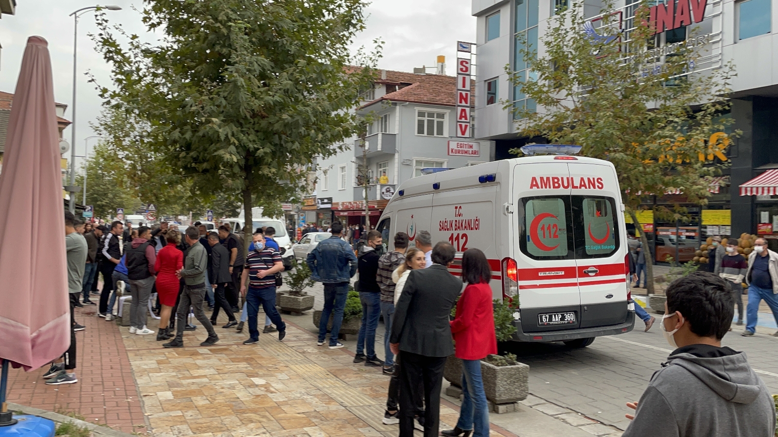 Sokak ortasında silahlı saldırıya uğradı: 1 yaralı