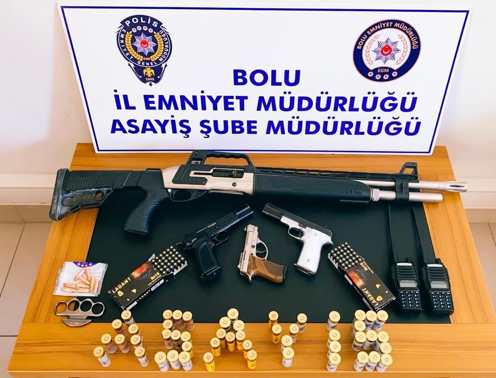 3 Kişinin yaralandığı silahlı kavganın firarisi genç 2 gün sonra yakalandı