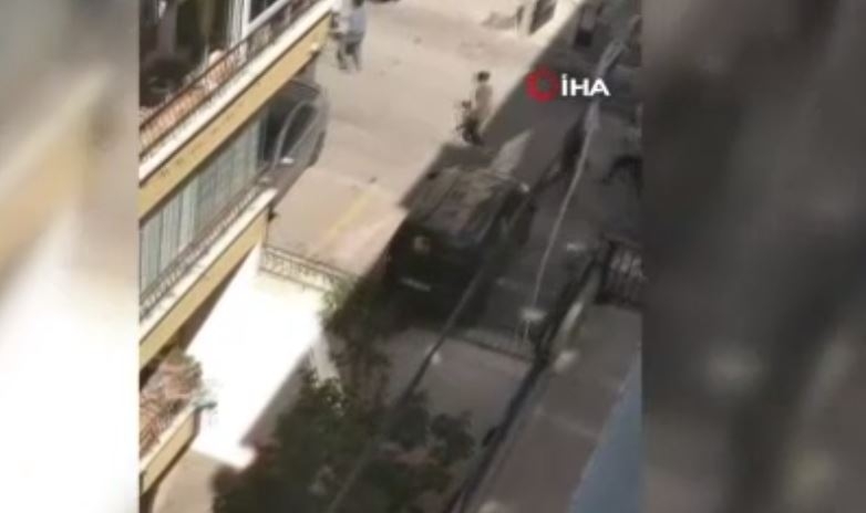 Yol verme tartışması sopalı kavgaya döndü