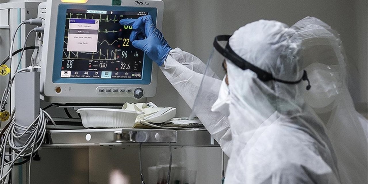 Türkiye'de 28 Bin 370 Kişinin Testi Pozitif Çıktı, 196 Kişi Hayatını Kaybetti