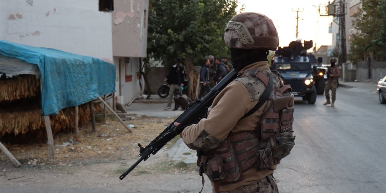 İstanbul'da 37 adrese uyuşturucu operasyonu