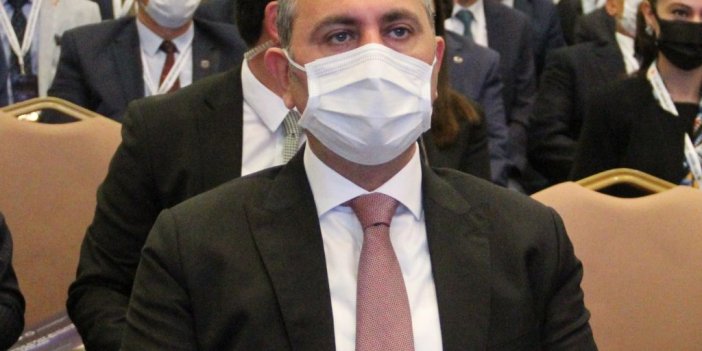 Bakan Gül: "Şehit olan polislerimize Allah’tan rahmet diliyorum. Milletimizin başı sağ olsun"