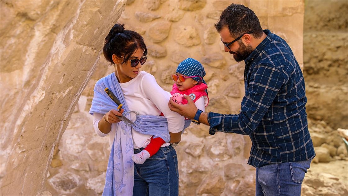 Arkeolog Çiftin Bebeği, Hasankeyf Kazı Ekibinin Neşe Kaynağı Oldu