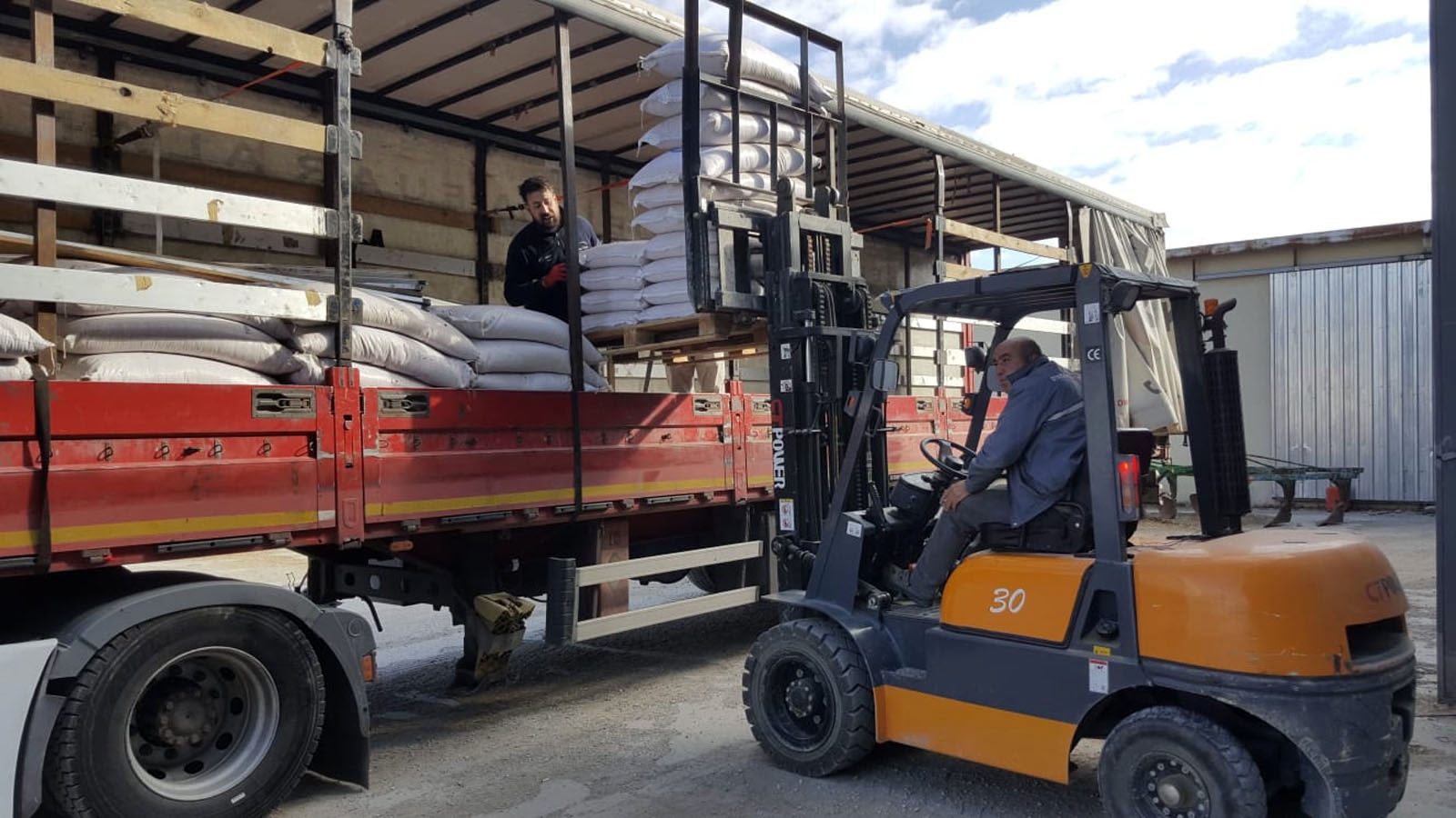 Türkiye’den Afganistan’a 100 Ton Buğday Tohumu