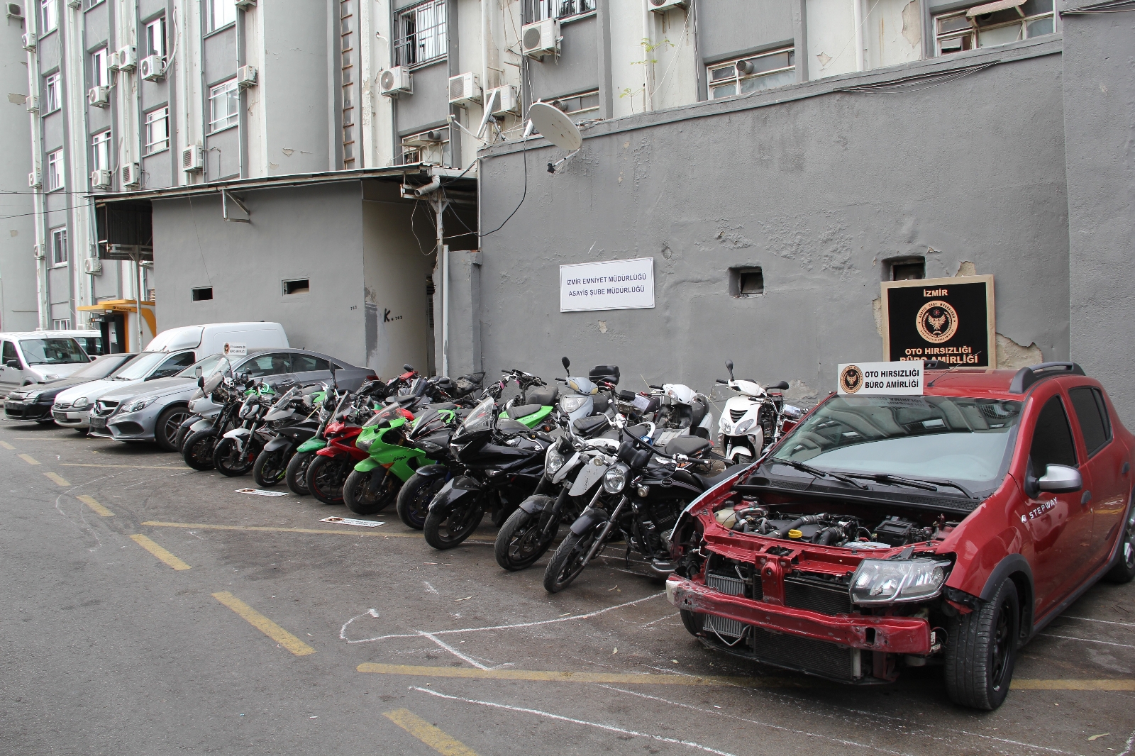 Oto Hırsızlık Şebekesine Operasyon: 38 Araç Ele Geçirildi, 10 Gözaltı