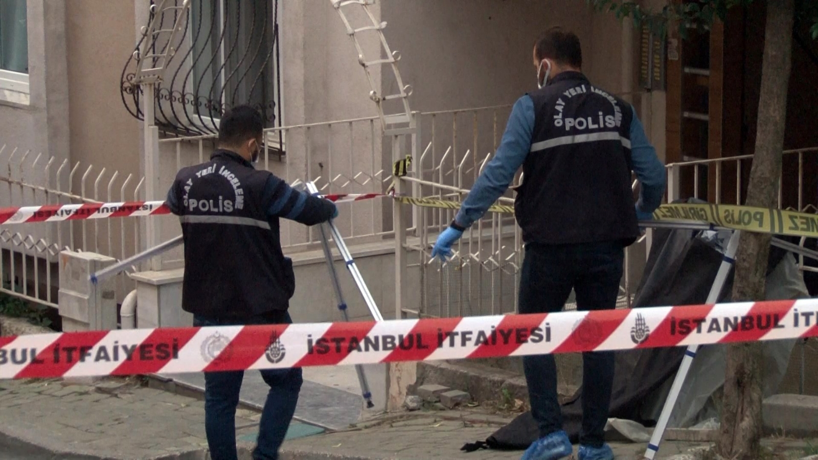 Avcılar’da balkonda cam silerken 5. kattan düşen yaşlı kadın hayatını kaybetti