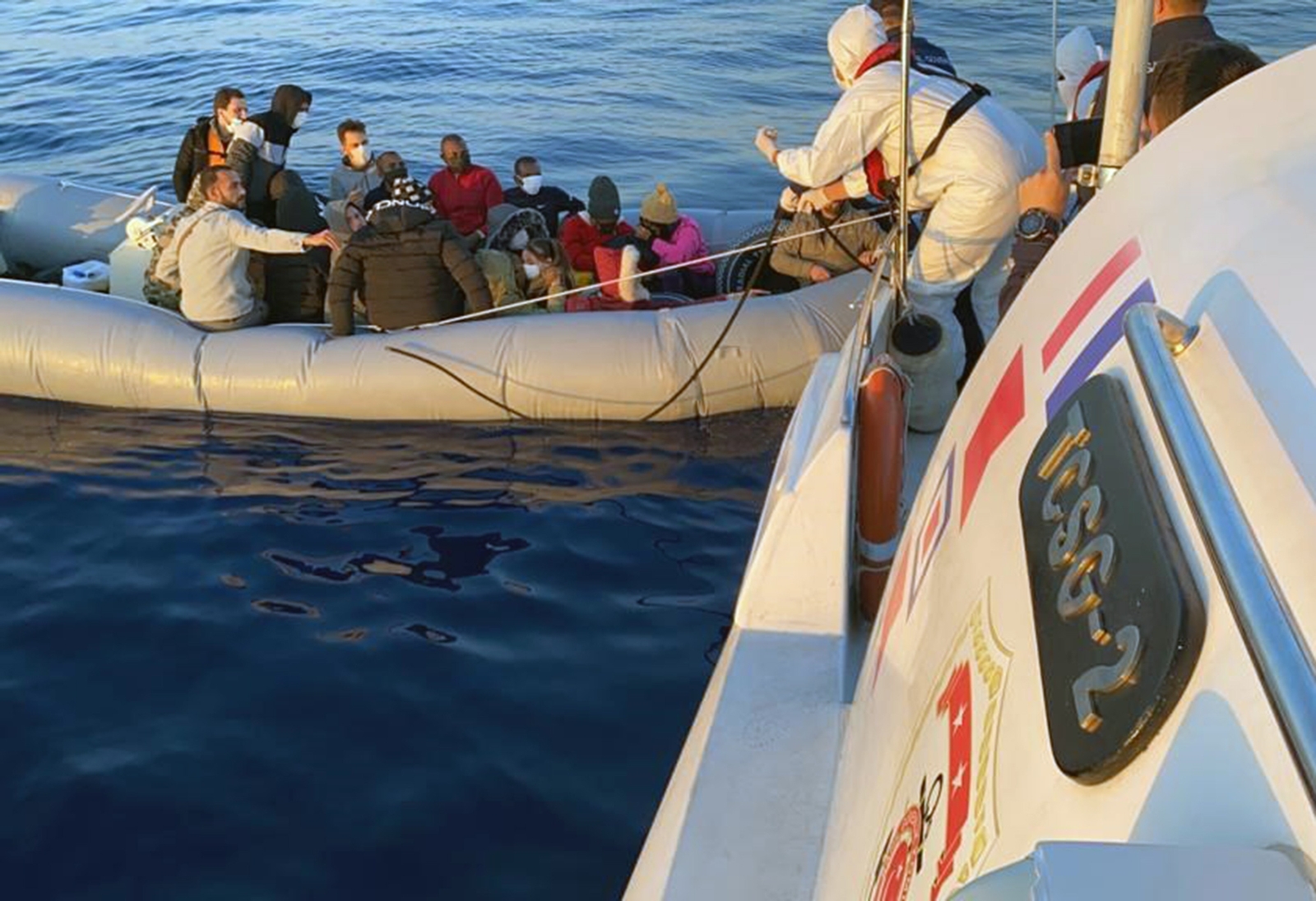 Marmaris’te 27 göçmen kurtarıldı