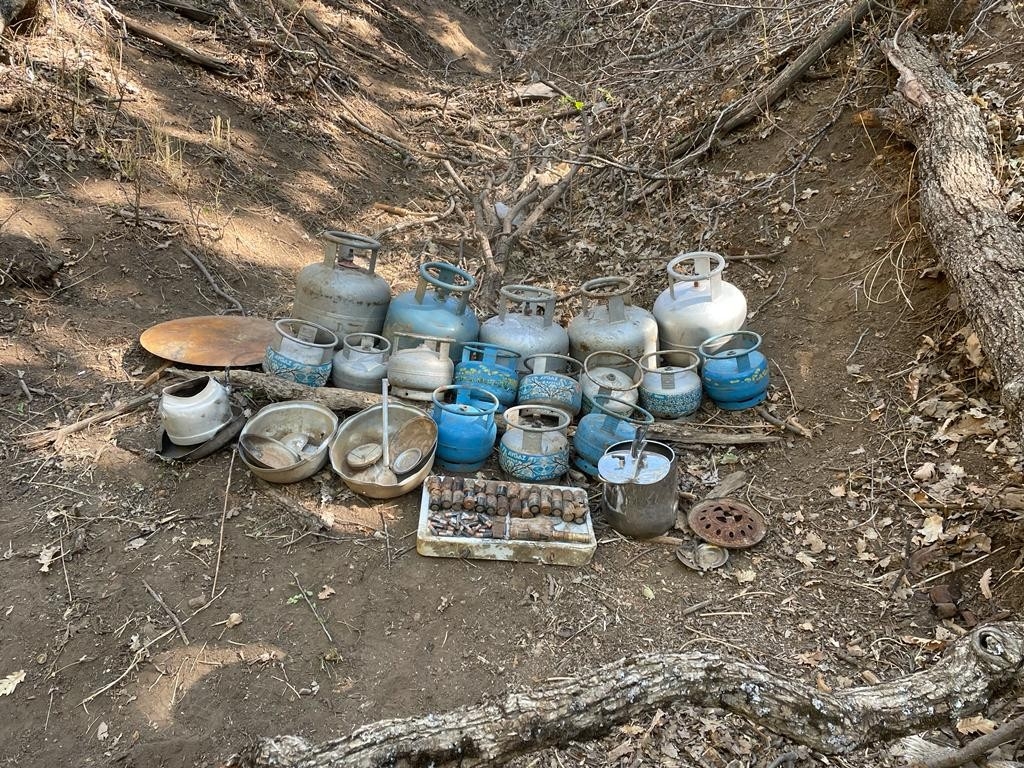 Muş’ta terör örgütü PKK’ya ait malzemeler ele geçirildi