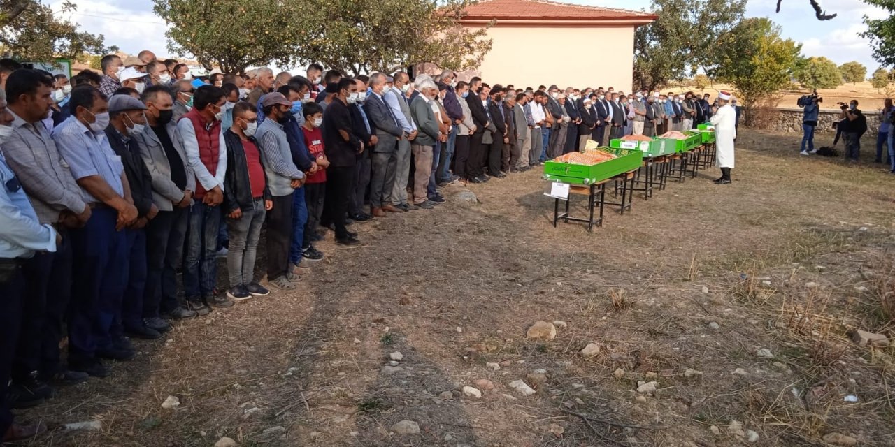 Afyon’da Kahreden Kazada ölenler defnedildi