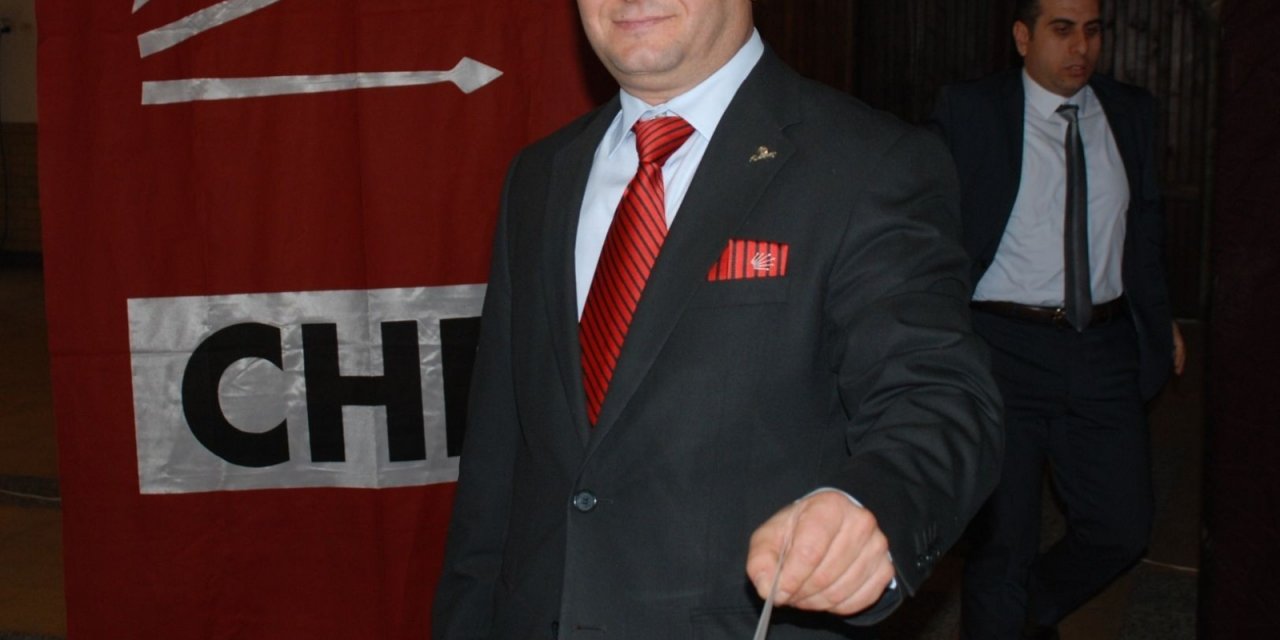 Kadın fotoğrafı ile yaptığı paylaşım tepki toplayan CHP’li başkan görevden alındı