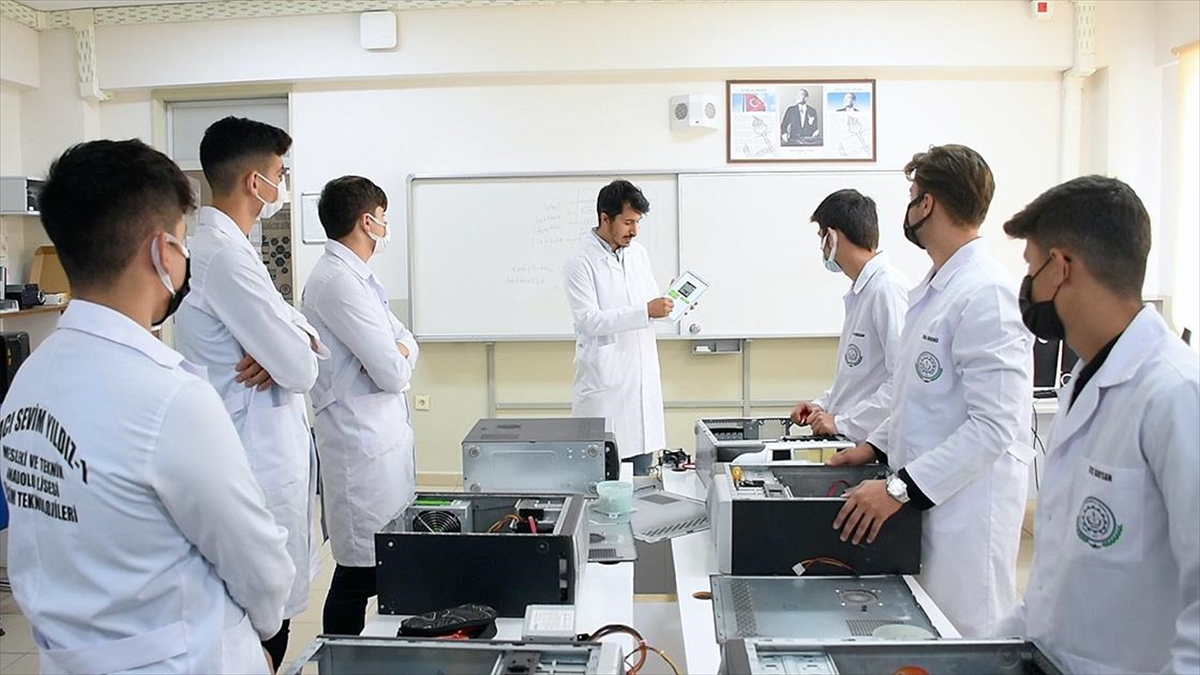 Mesleki Eğitim 1 Milyar Liralık Harcamayla Güç Kazandı