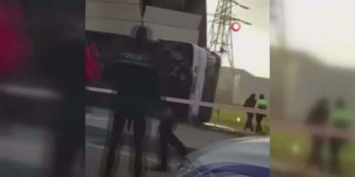 Azerbaycan’da kamyonun çarptığı otobüs devrildi: 5 ölü, 21 yaralı