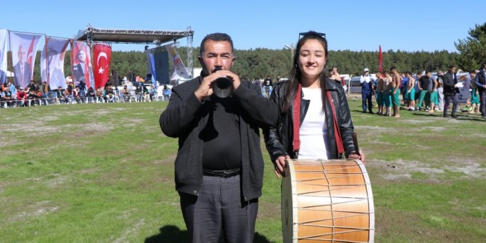 Zurnacı babanın davulcu kızı