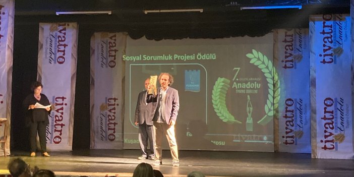 KUŞADASI BELEDİYESİ’NİN ENGELSİZ TİYATRO PROJESİNE SOSYAL SORUMLULUK ÖDÜLÜ