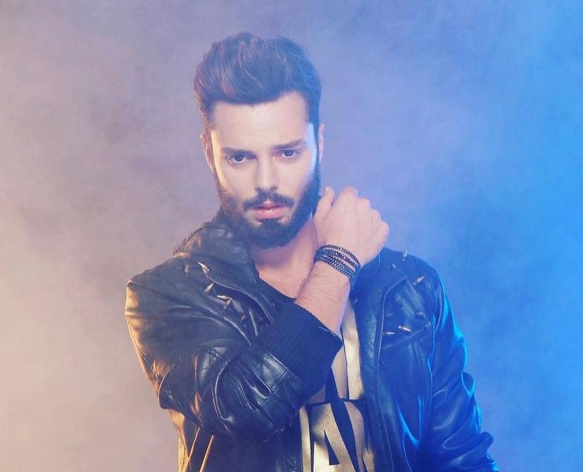 ‘Cinsel İstismar’ Davasında Şarkıcı Bulut Duman Hakkında Zorla Getirme Kararı