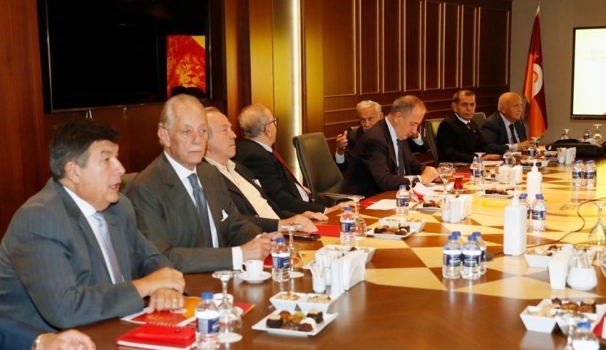 Galatasaray Yüksek İstişare Kurulu İlk Kez Toplandı