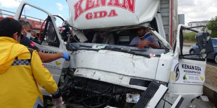 Zincirleme kazada kamyonda can pazarı