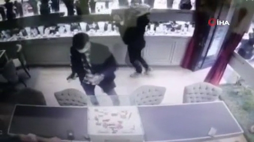 Nişantaşı’nda Kuyumcuda Silahlı Soygun Kamerada