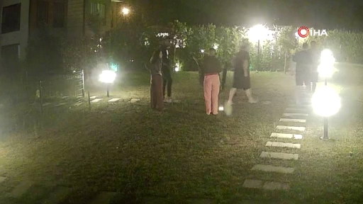 Derya Tuna Ve Komşusunu Davalık Eden Tekme Tokatlı Kavga Kamerada