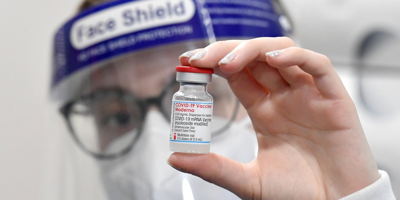 ABD’de Moderna’nın üçüncü dozu için acil kullanım izni verilmesi önerildi