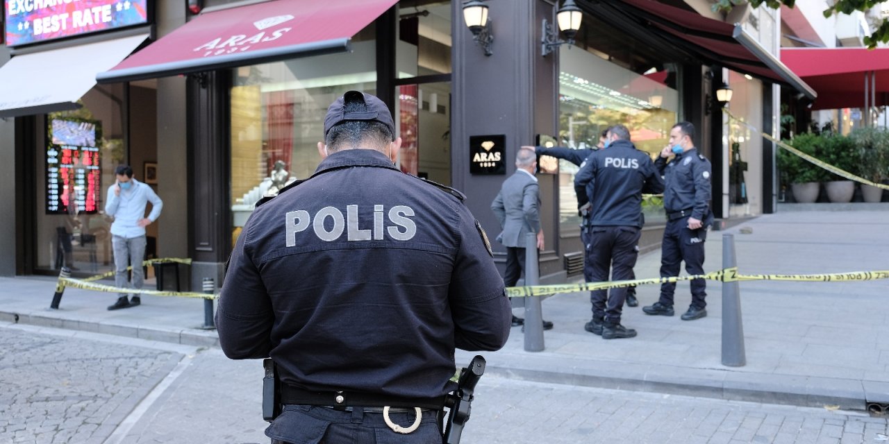 Nişantaşı’nda kuyumcuda silahlı soygun: 1 milyon liralık ziynet eşyası çaldılar