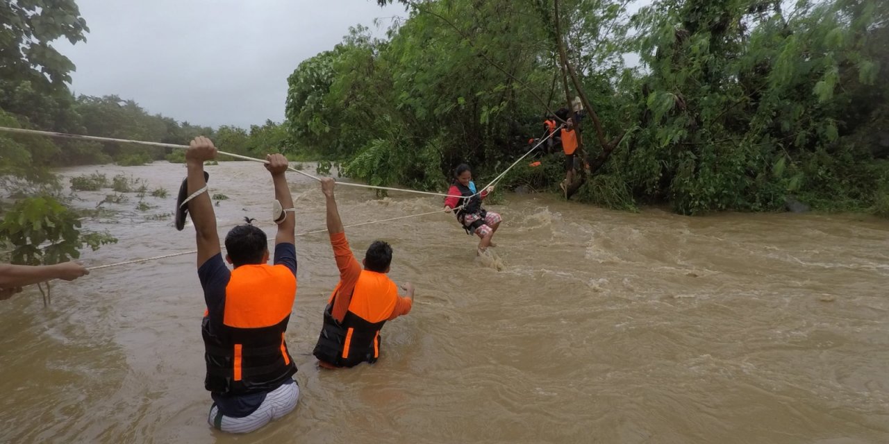 Filipinler’i vuran tropikal fırtınada can kaybı 19’a yükseldi